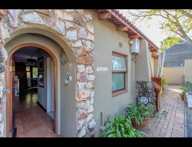1 BEDROOM APARTMENT TO LET IN WOODMEAD